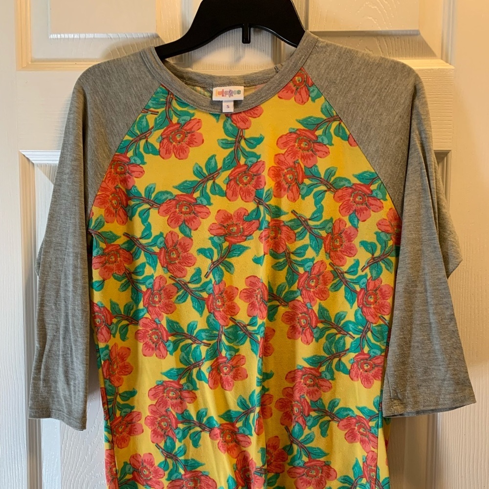 Lularoe 3/4 sleeve‎ yellow floral baseball T-shirt